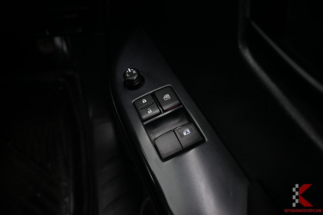 
								Toyota Revo KOG 5096 full									