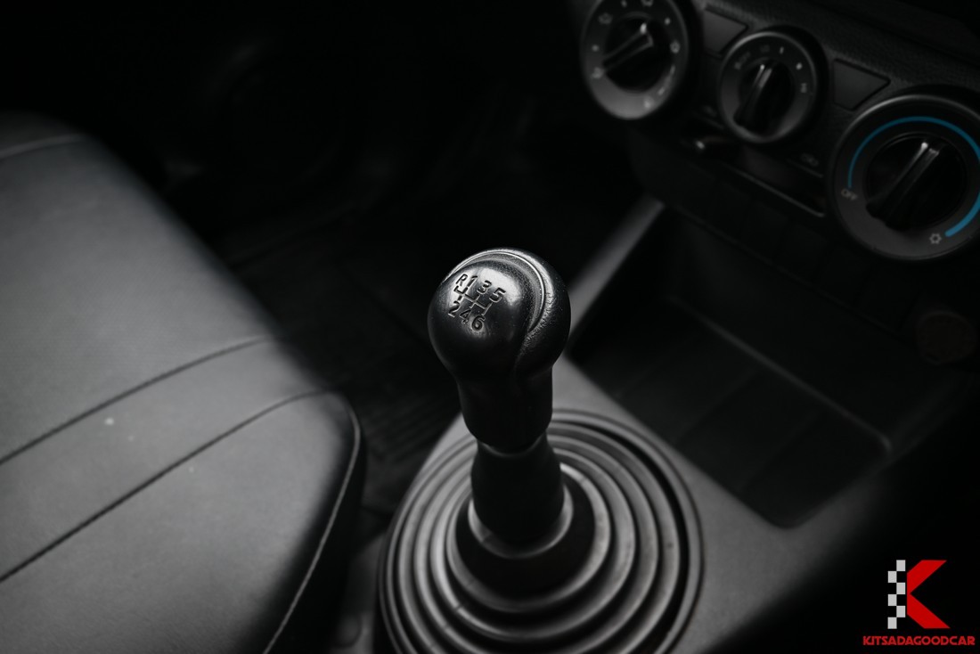 
								Toyota Revo KOG 2783 full									