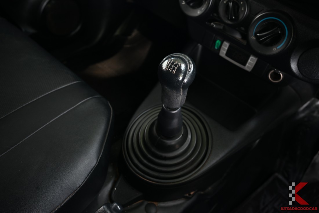 Toyota Revo COOL 4363 full