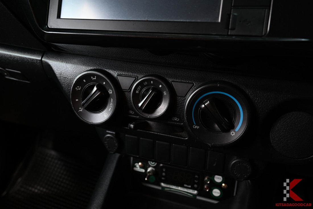 Toyota Revo COOL 3940 full