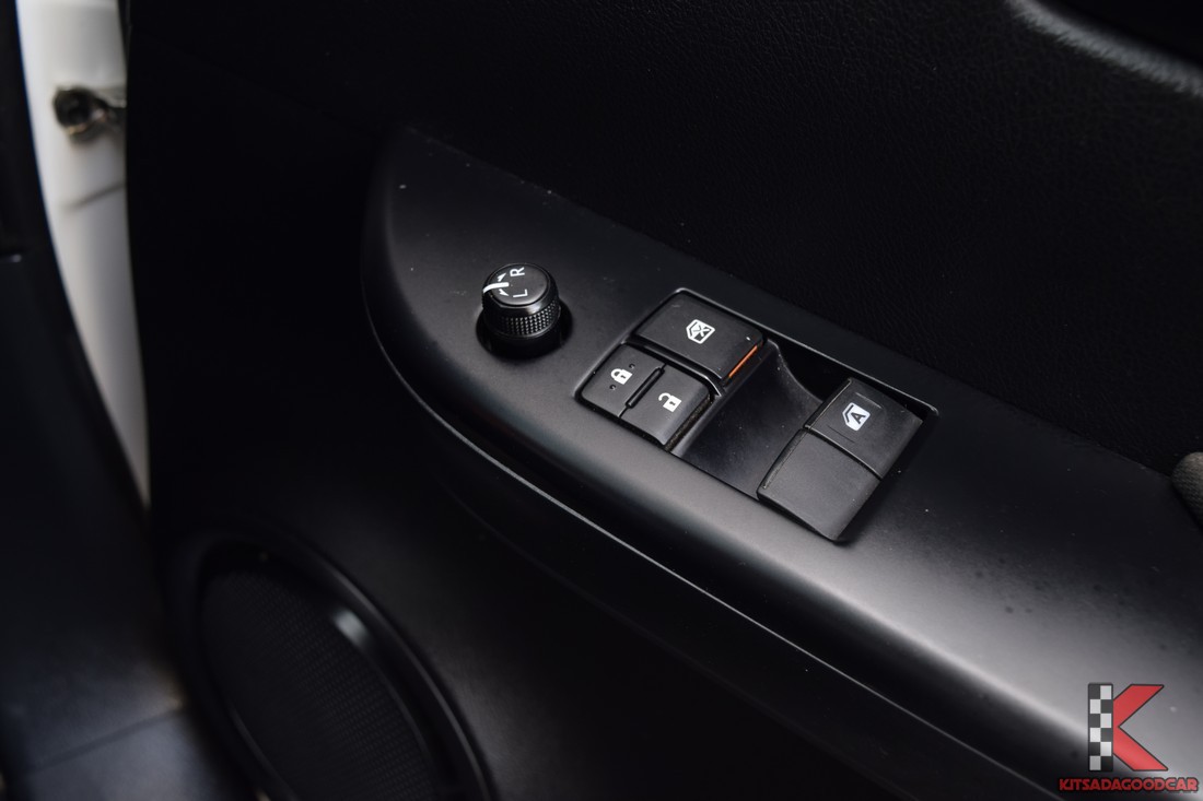 
								Toyota Revo COOL 1698 full									