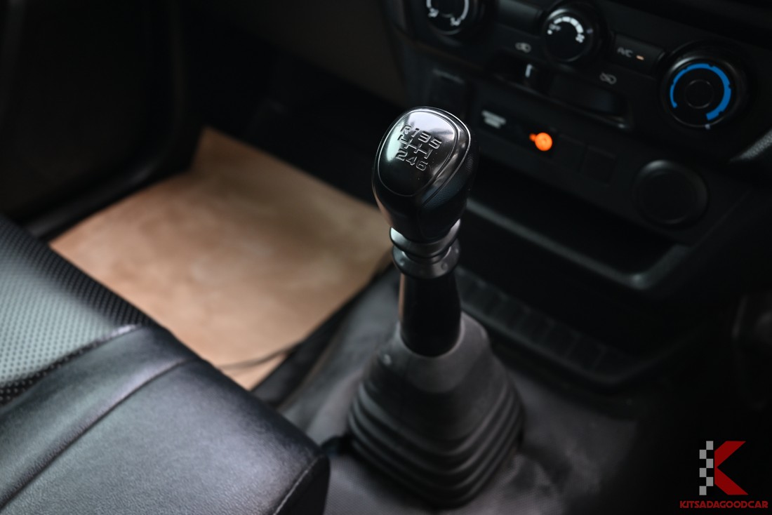 
								ISUZU D-Max cargo 8210 full									