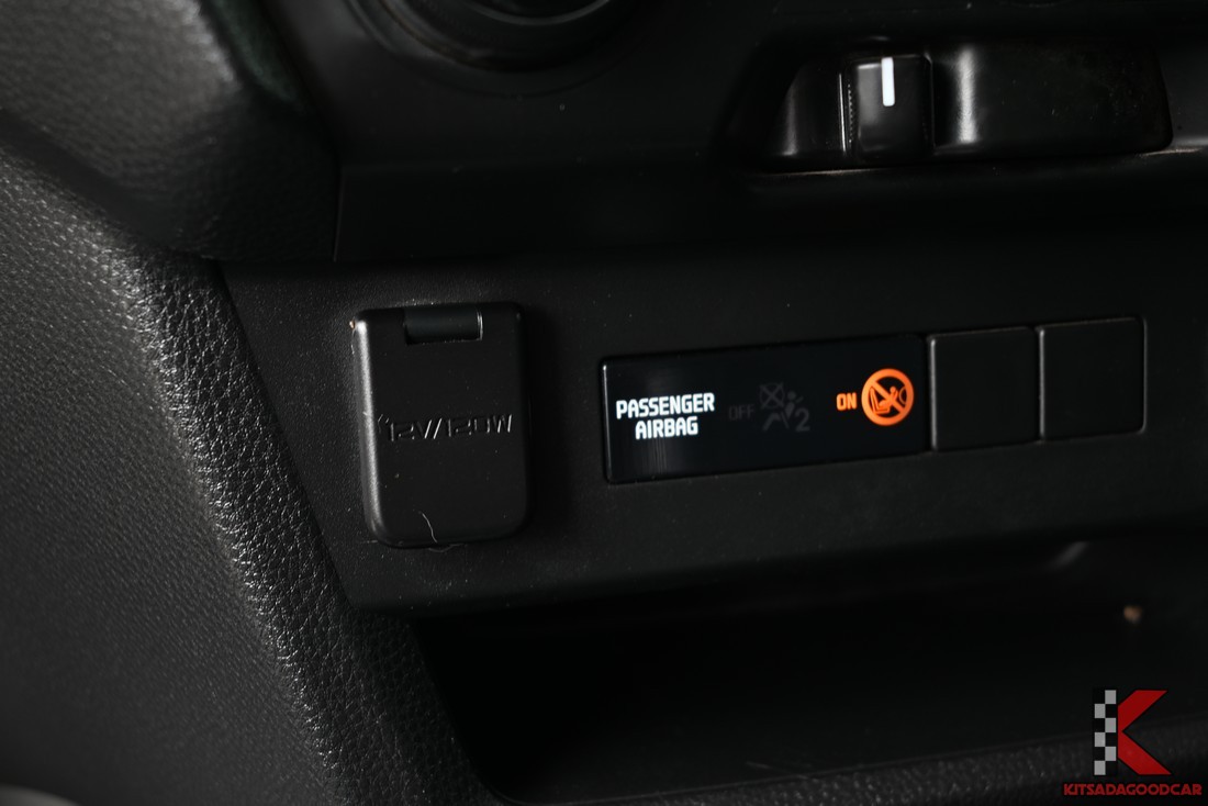 ISUZU D-Max cargo 8805 full