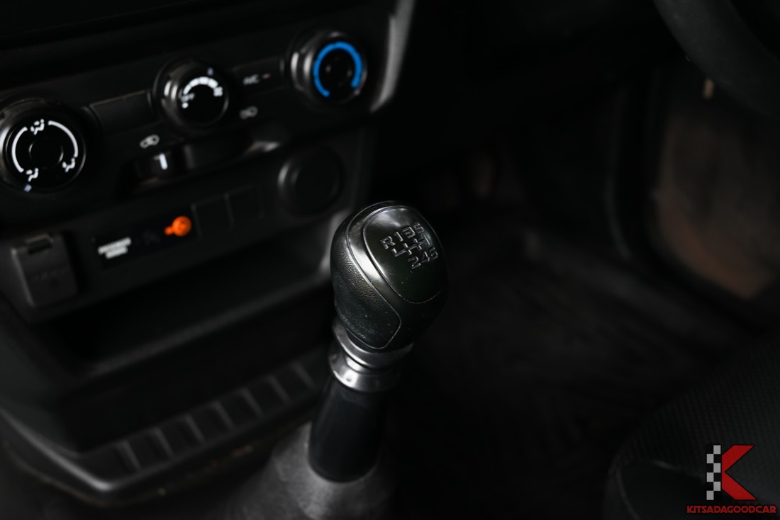 ISUZU D-Max cargo 1513 full