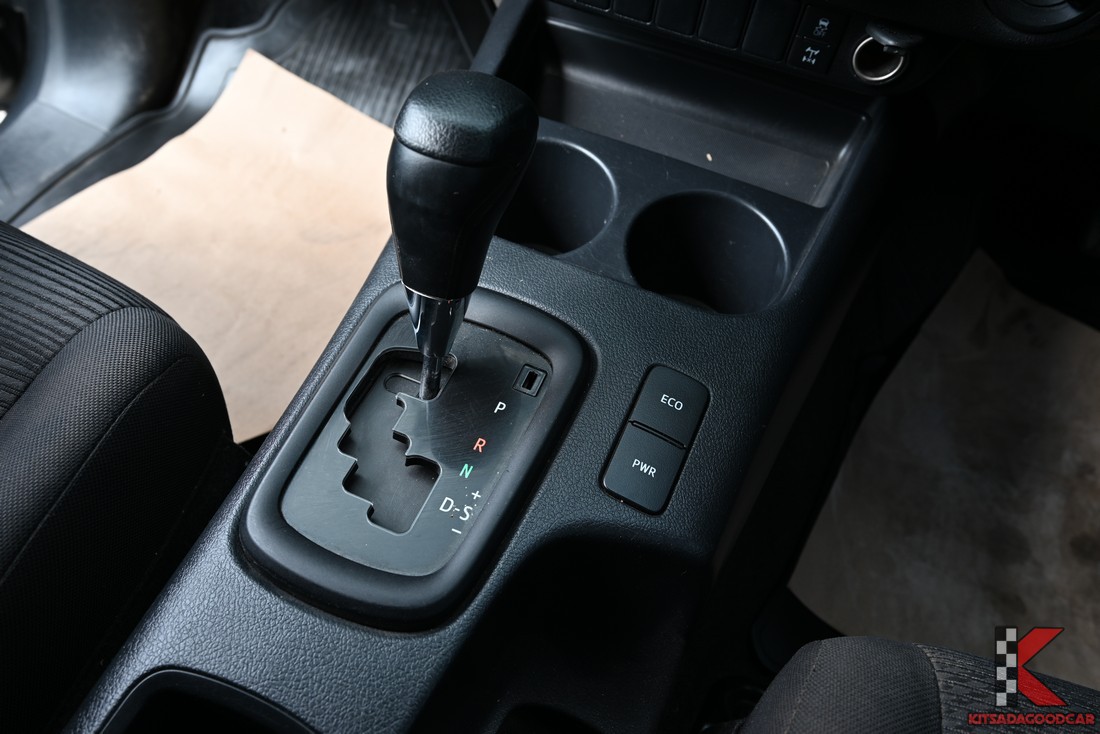 Toyota Revo SINGLE Entry 284 full