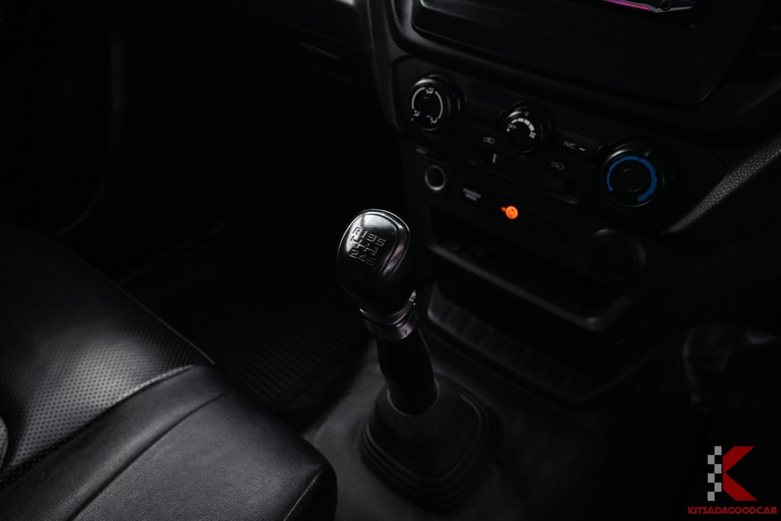 
								ISUZU D-Max cargo 7255 full									