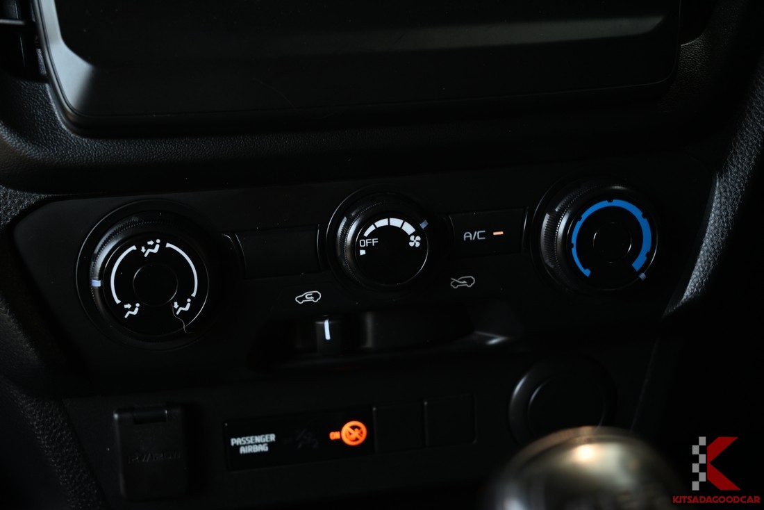 Isuzu D-MAX cargo 2478 full