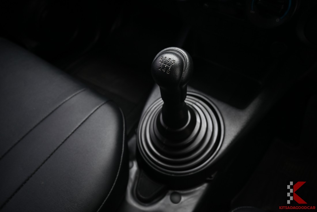 
								Toyota Revo cargo 2689 full									