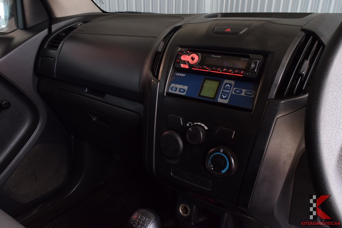 
								ISUZU D-Max COOL 3203 full									