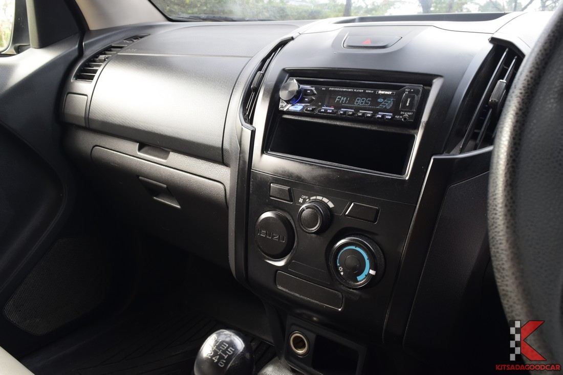 
								ISUZU D-Max cargo 7754 full									