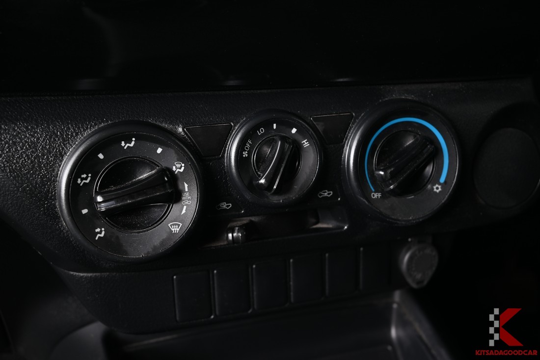 
								Toyota Revo cargo 4094 full									