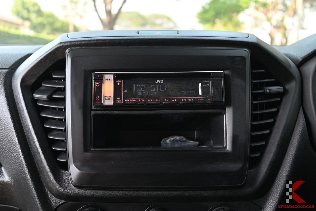 
								ISUZU D-Max cargo 5716 full									