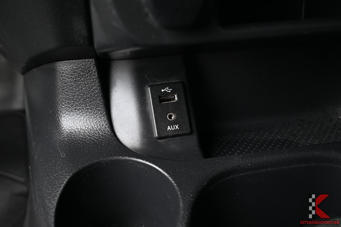 
								Nissan NT300 cargo 8996 full									