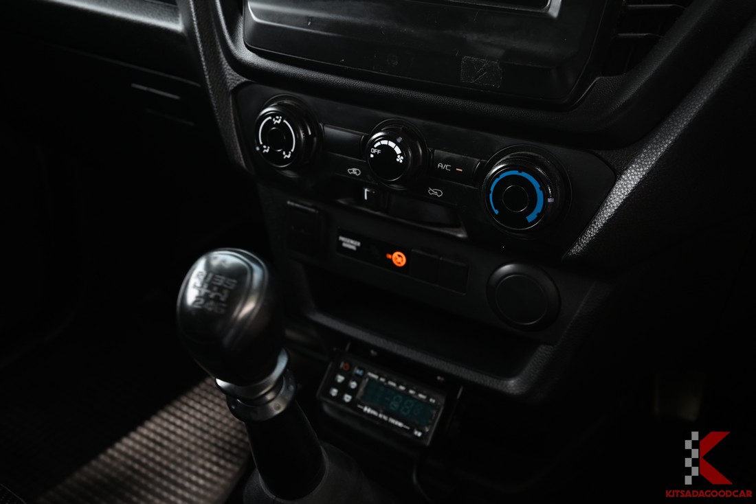 
								ISUZU D-Max COOL 3688 full									