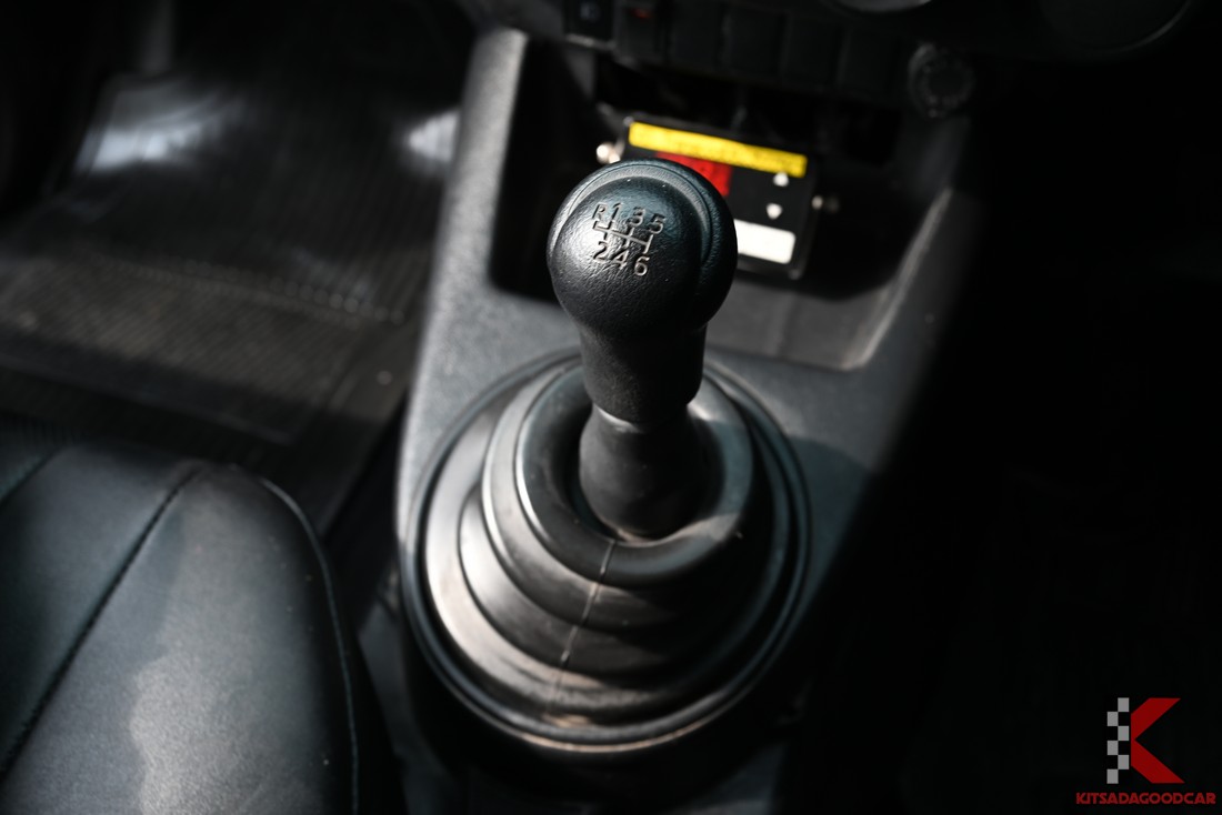 
								Toyota Revo COOL 9783 full									