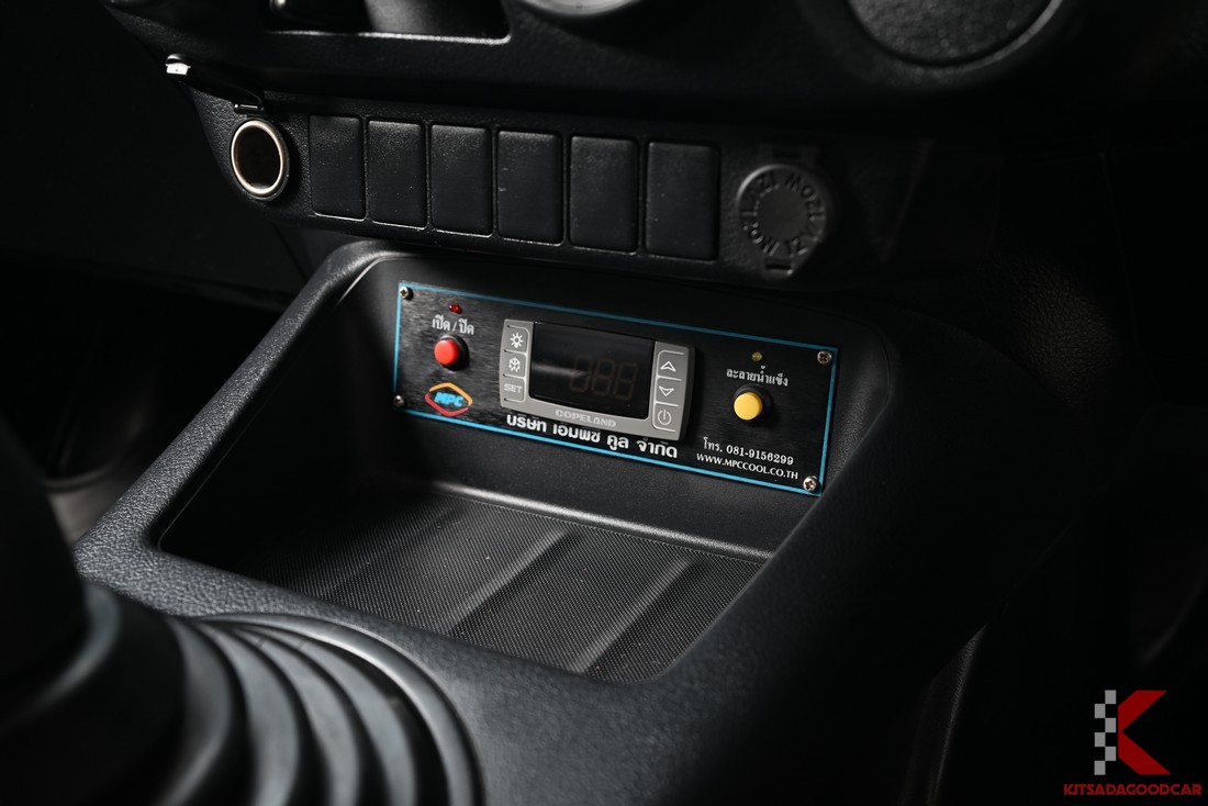 
								Toyota Revo MPC COOL 932 full									