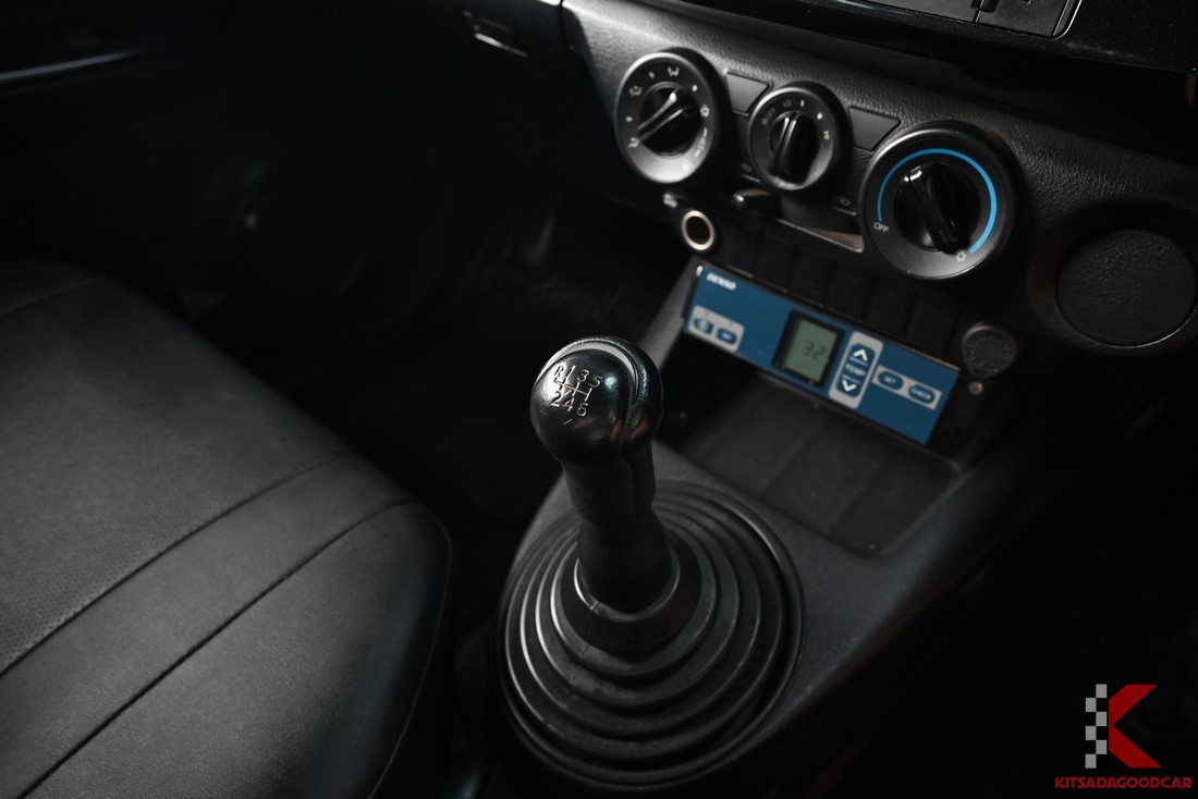 
								Toyota Revo cool 5070 full									