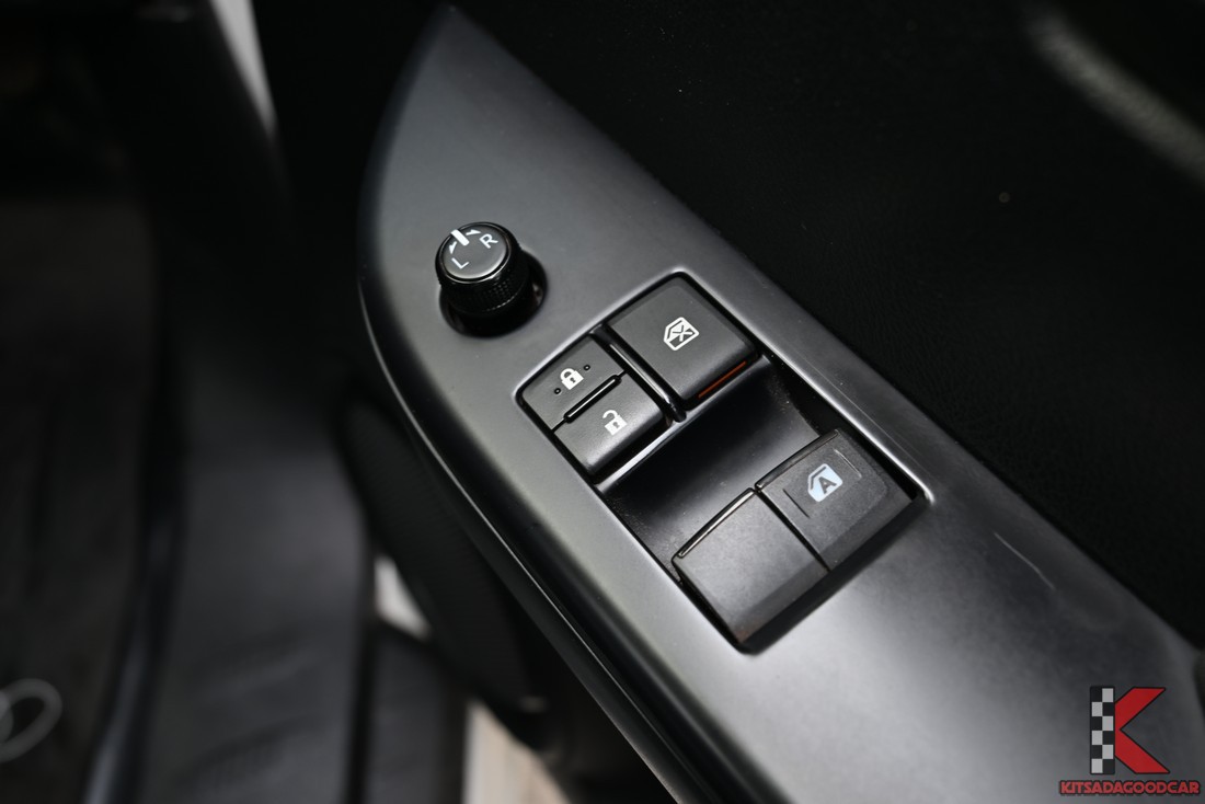 
								Toyota Revo cargo 4874 full									