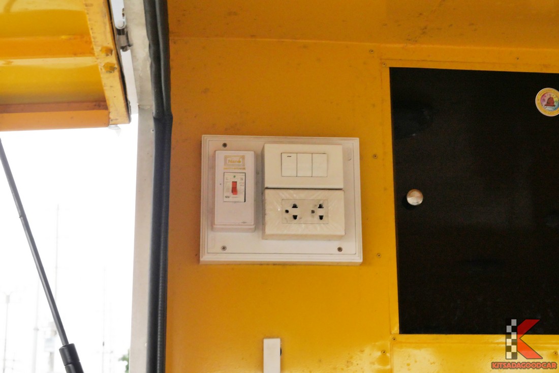 
								Suzuki Carry Food Truck 7801 full									