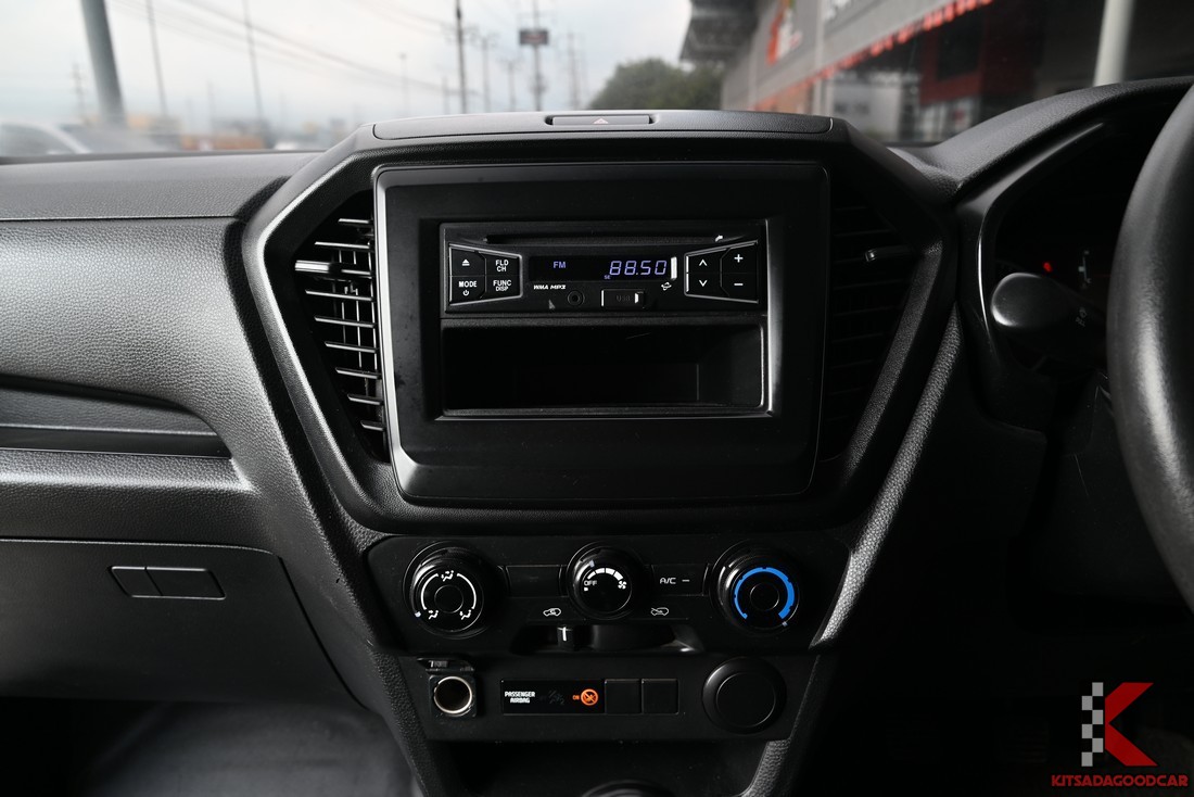 
								ISUZU D-Max cargo 6047 full									