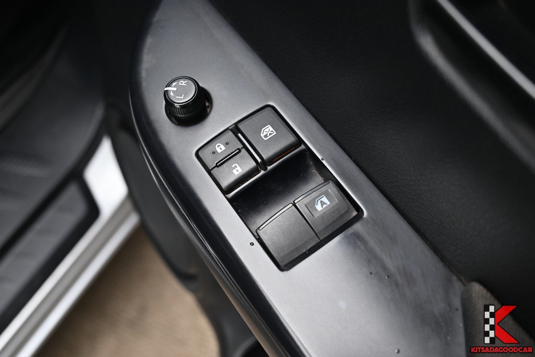 
								Toyota Revo KOG 2783 full									