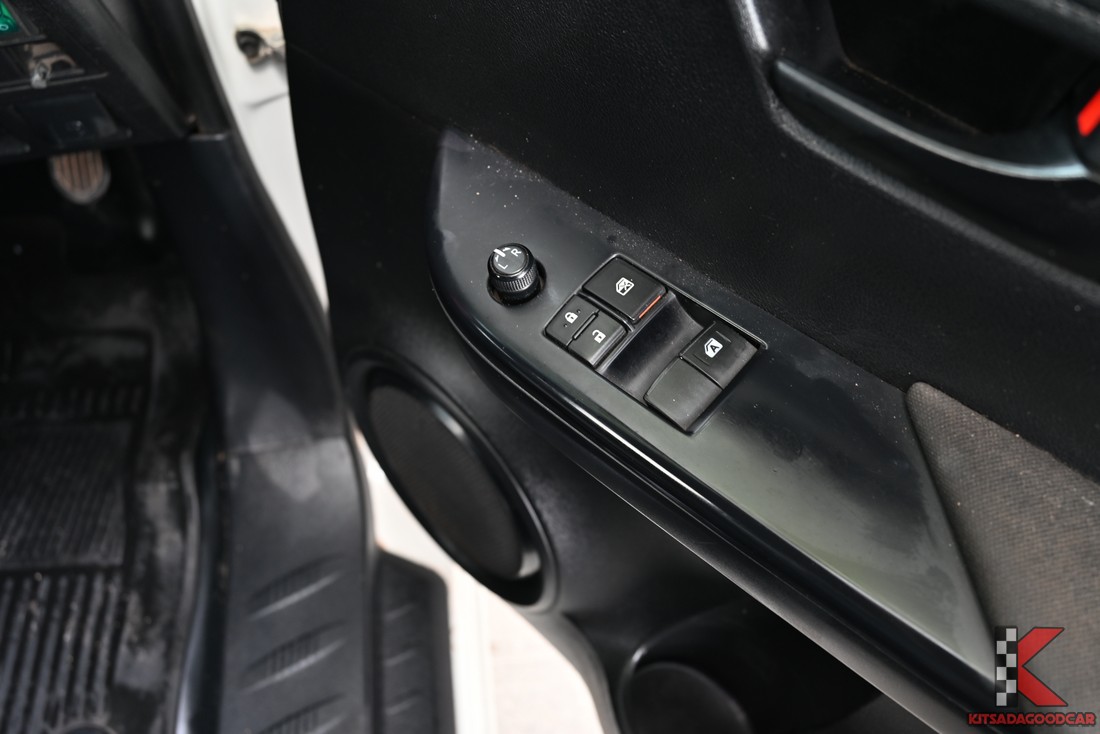 Toyota Revo COOL 4363 full