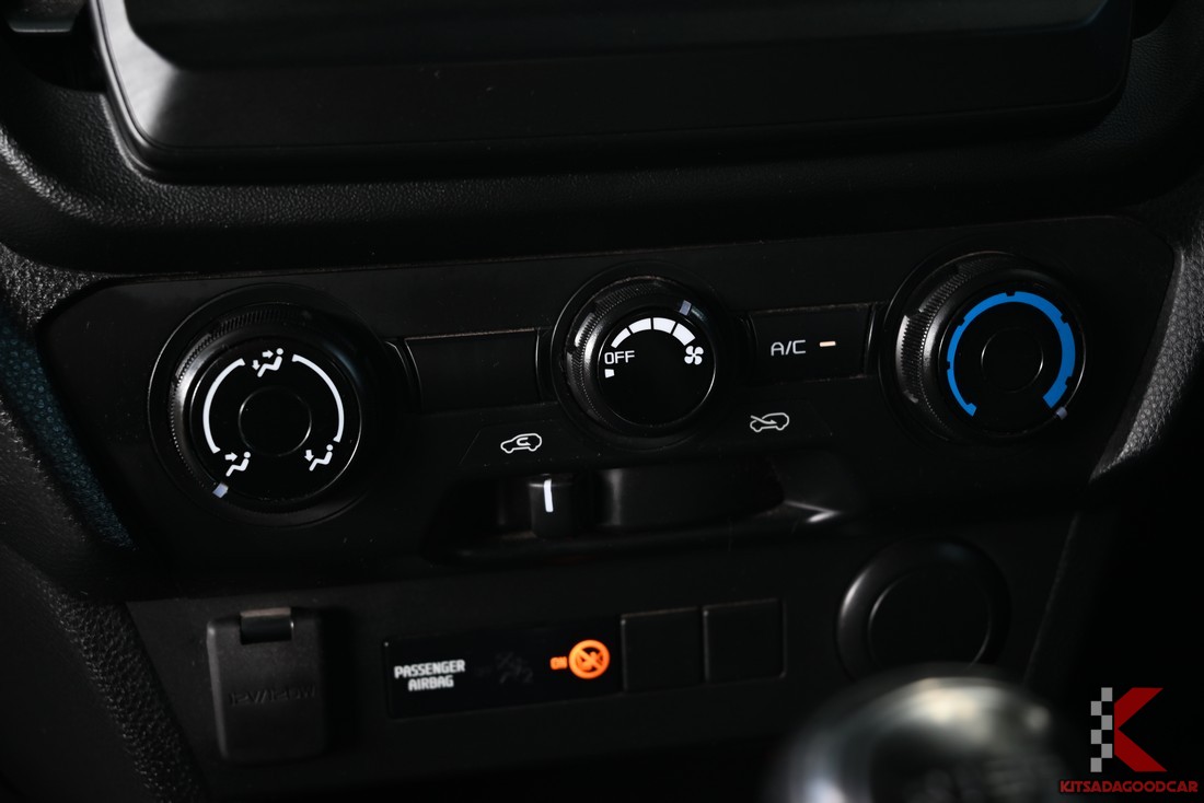 ISUZU D-Max cargo 1479 full