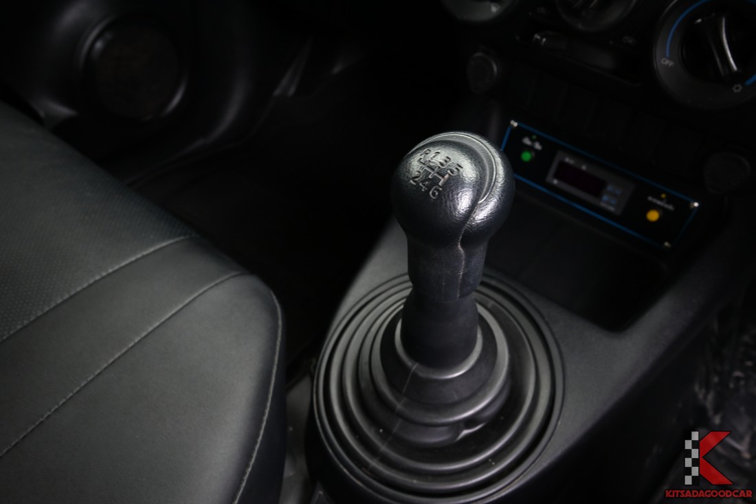 Toyota Revo COOL 2236 full