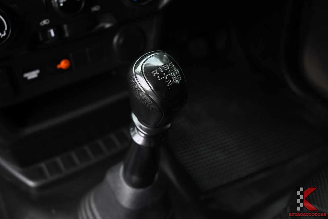 ISUZU D-Max cargo 8805 full