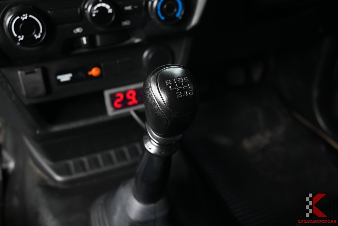 
								ISUZU D-Max cargo 7172 full									