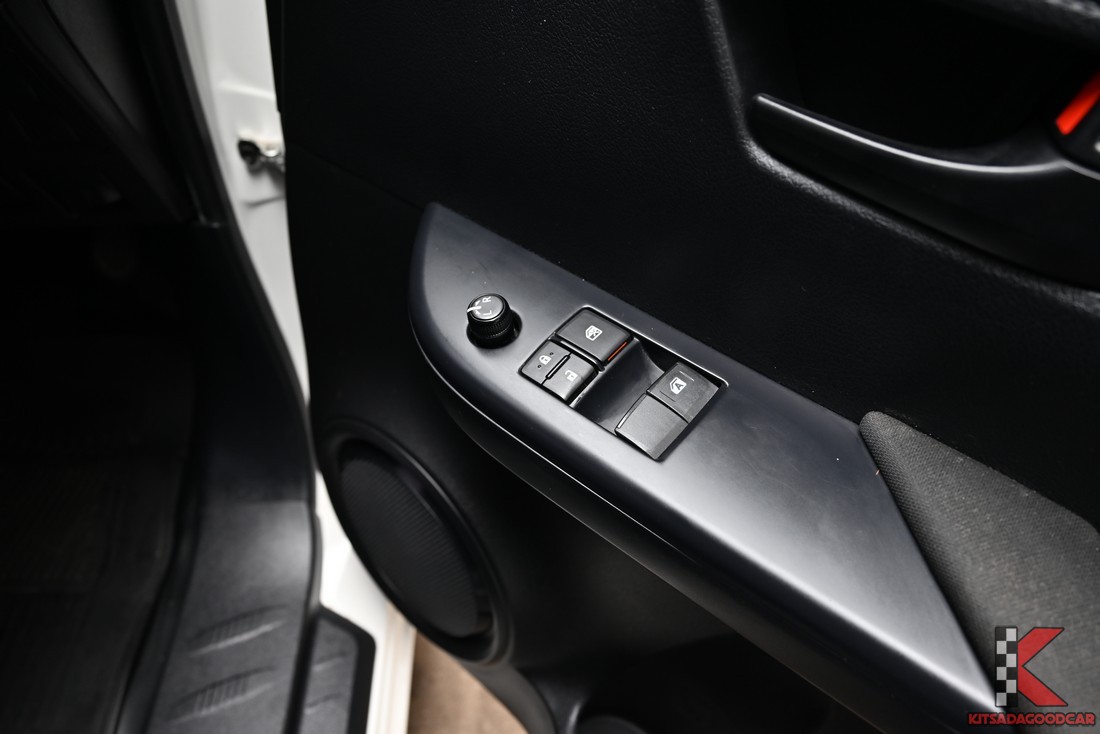 
								Toyota Revo cargo 2689 full									