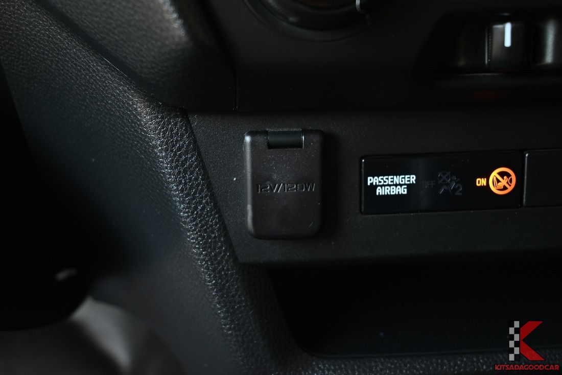 Isuzu D-MAX cargo 2478 full