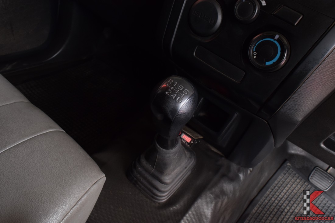 
								ISUZU D-Max COOL 3203 full									