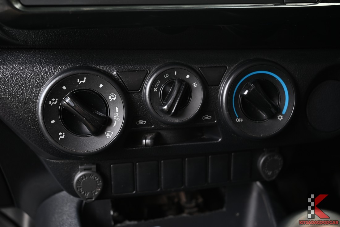 
								Toyota Revo KOG 6941 full									