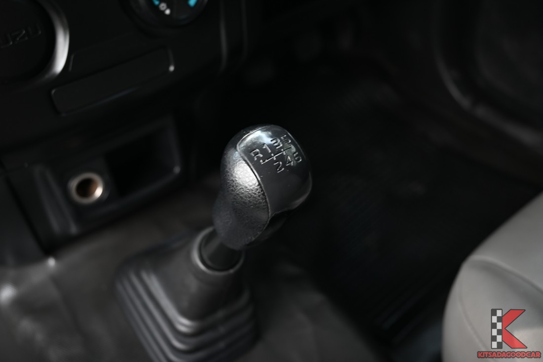 
								ISUZU D-Max cargo 5089 full									