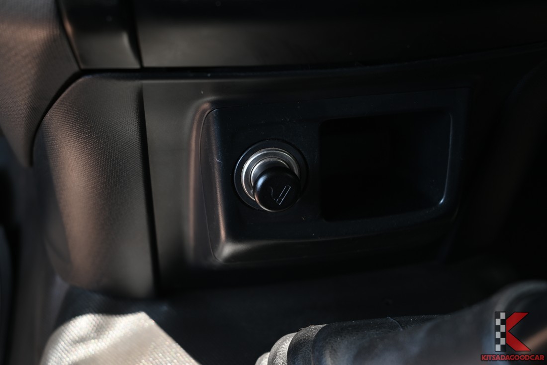 
								ISUZU D-Max cargo 7343 full									