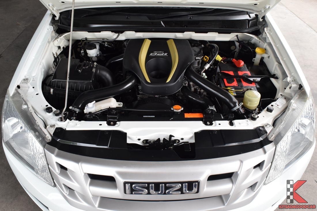 
								ISUZU D-Max cargo 6666 full									