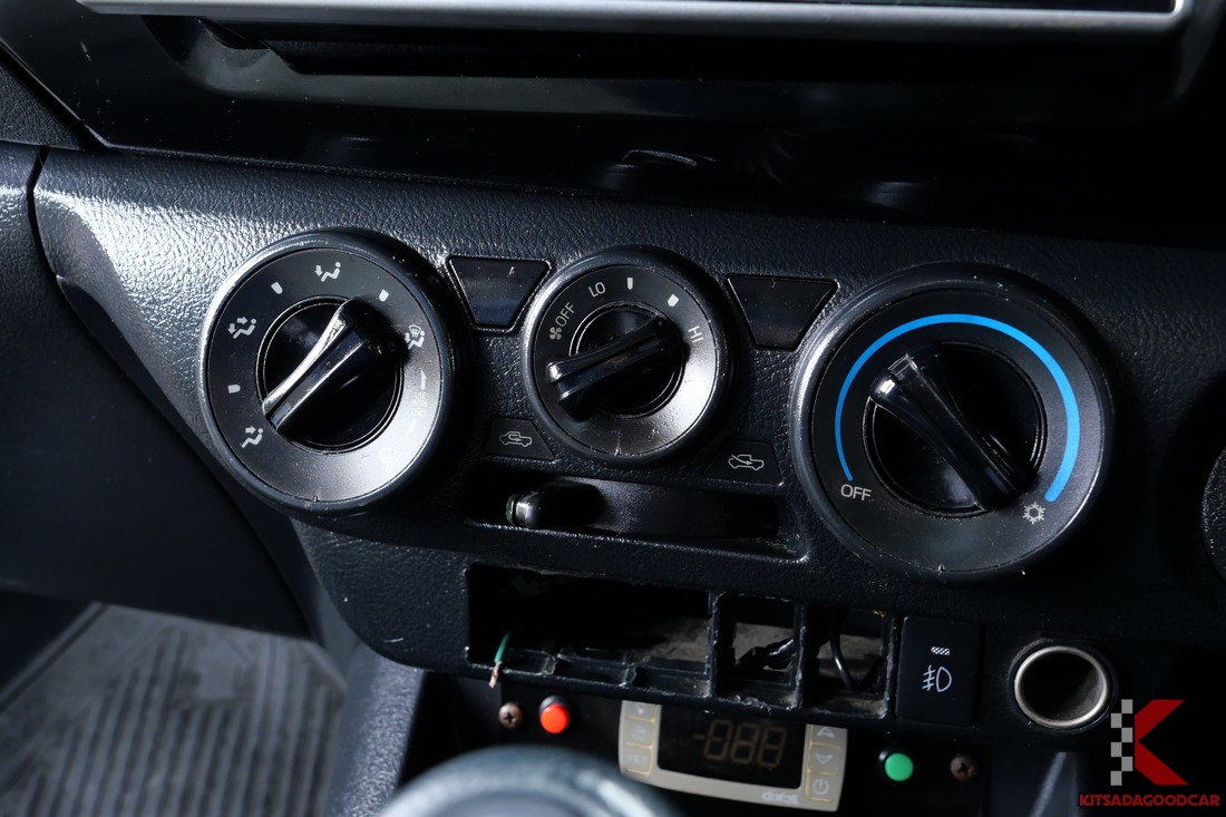 
								Toyota Revo COOL 2279 full									