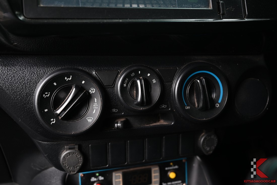 Toyota HILUX REVO Single Cab Entry full