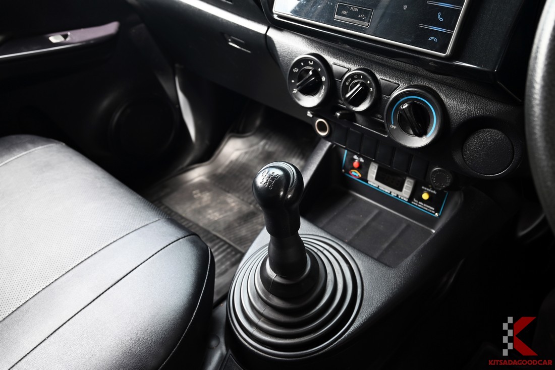 
								Toyota Revo MPC COOL 932 full									