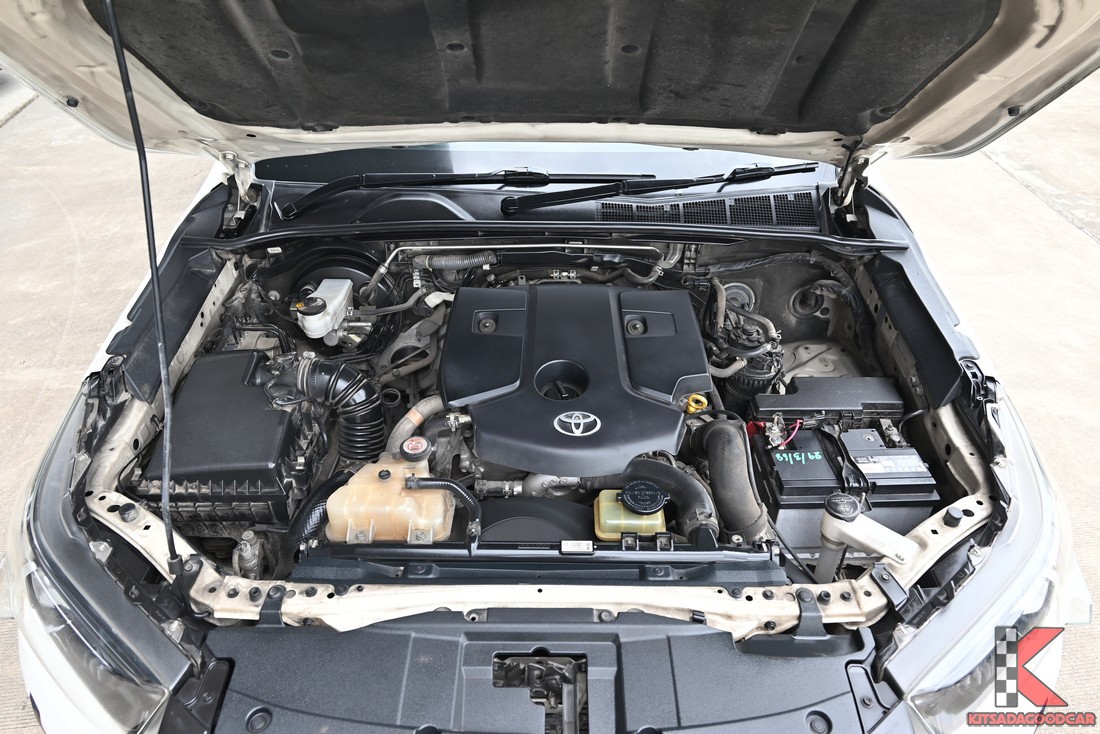 
								Toyota Revo cargo 1592 full									