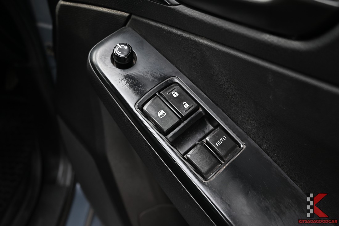 
								ISUZU D-Max KOG 9847 full									