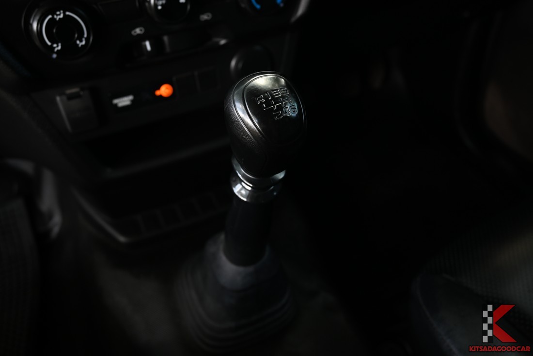 ISUZU D-Max cargo 1479 full