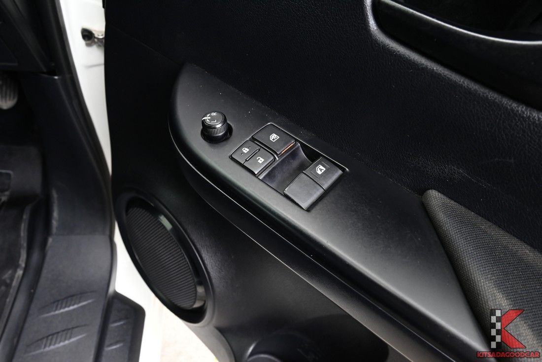 Toyota Revo COOL 2236 full