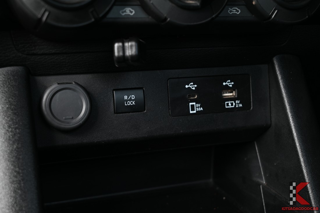 Mitsubishi Triton SINGLE CAB 8094 full