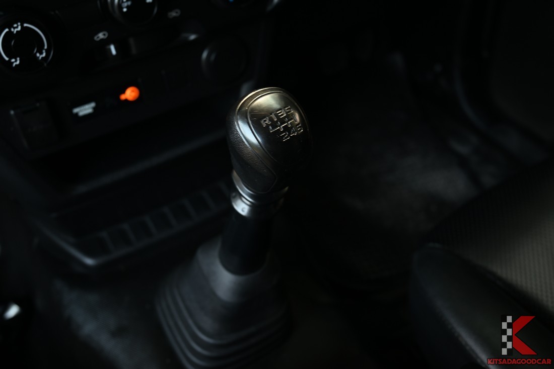 Isuzu D-MAX cargo 2478 full