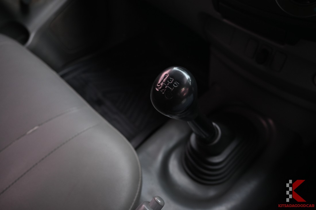 
								Toyota Vigo cargo 6131 full									