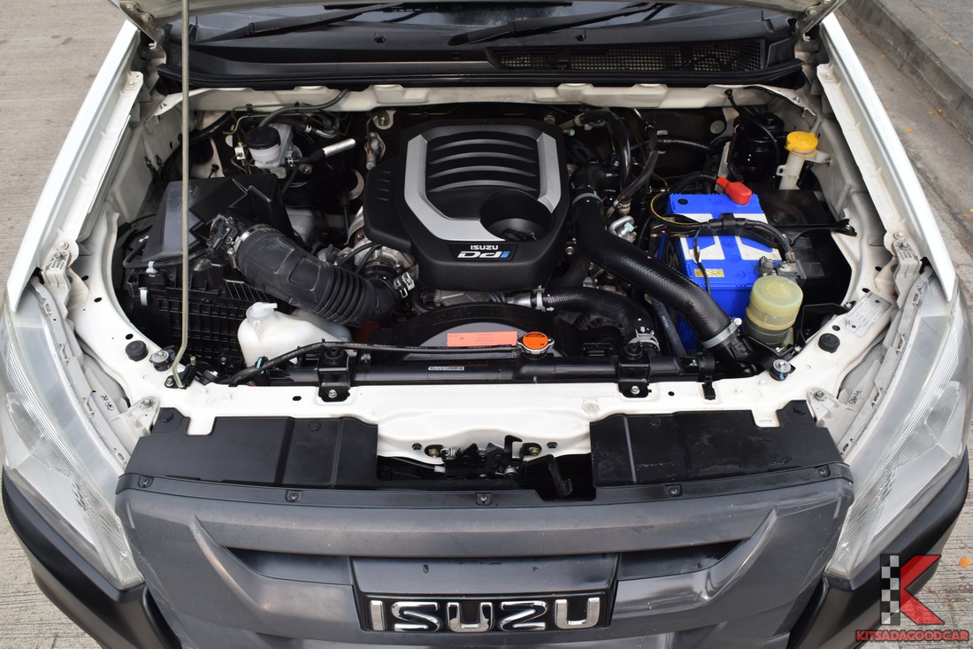 
								ISUZU D-Max cargo 7754 full									