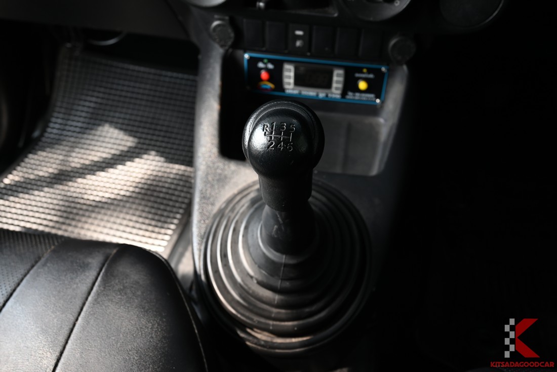 
								Toyota Revo MPC COOL 2383 full									