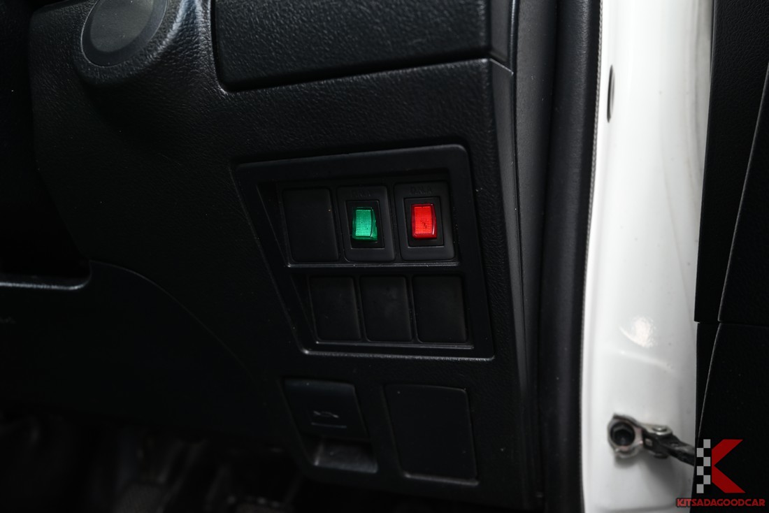 
								Toyota Revo MPC COOL 6987 full									